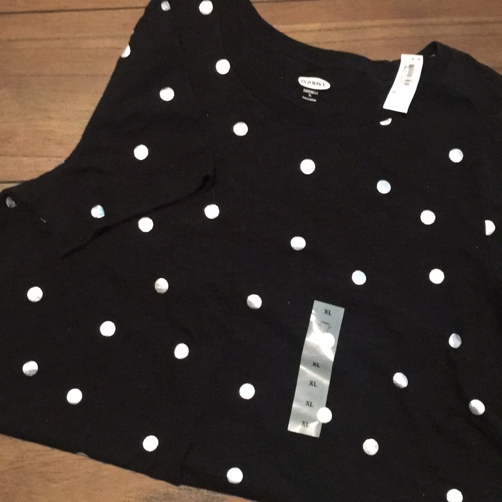 Old Navy Tee. XL. NWT